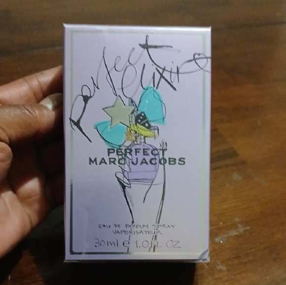 Marc Jacobs Accessories - Marc Jacobs Elixir